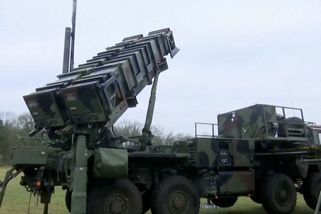 USA hrozí Ukrajině, že zastaví dodávky zbraní, pokud nepřijme dohodu - Novinky