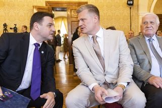 Návrat klausovské politiky. Kdo bude v diplomacii tahat za nitky - Seznam Zprávy