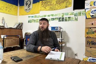 Zatavené domácí jídlo dopravují drony přímo na frontu. Jak farníci na Ukrajině pomáhají vojákům - Novinky