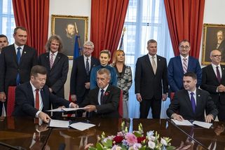 Koalice podá návrh na zmrazení platů politiků. Jména ministrů bude mít do konce měsíce - Novinky