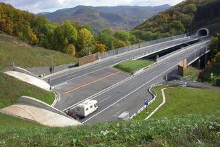 Miroslav Patrik: Dálnice D8 přes České středohoří se staví osmnáct let a provozuje téměř devět let - Ekolist.cz