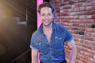 Má prý nejhezčí prsa na scéně. Milan Peroutka si vyslechl poklonu, na kterou je hrdý