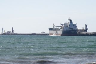 Trumpovy sankce paralyzovaly největší ruské ropné...