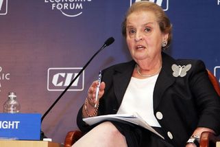 Další podlá ruská lež, Madeleine Albrightová nechtěla Rusku ukrást Sibiř - Médium.cz