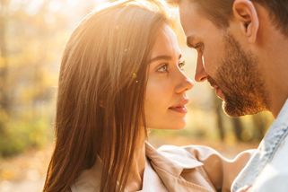 Na podzim roste chuť milovat se! Do karet vám hraje počasí i plodina, podporující průtok krve v penisu - Proženy.cz