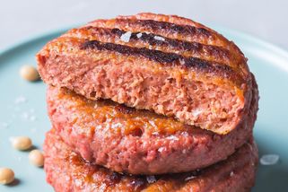 Po tuzemském rumu mohou zmizet i kapustové karbanátky a houbové řízky - Novinky