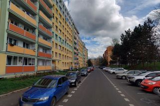 Majitel 15 zbraní na Silvestra děsil lidi v Mostě střelbou slepými náboji mezi paneláky - Novinky