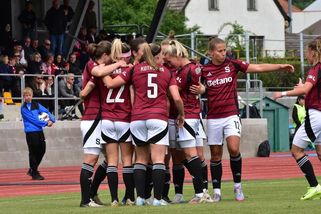 Famózní obrat fotbalistek Sparty. Po fiasku rozdrtily Bern a jsou ve čtvrtfinále EP - Sport.cz