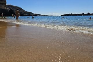 Kanárské ostrovy začaly trestat turisty. Z některých nových pravidel zůstává lidem rozum stát