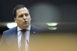 Vaše vývody jsou fantasmagorické. Zdechovský zpraž...