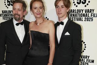 S kým žije Jan Dolanský: Hereckou kolegyni si vzal až po 19 letech, při hádkách utíká na chalupu - Médium.cz