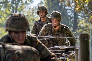 Německo sní o silné armádě. Nejdřív musí přeplatit tamní podniky - Seznam Zprávy