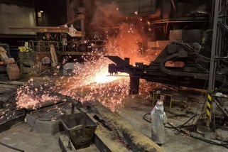 Uhlíkové clo se zvrtlo. Evropské podniky čeká dražší dovoz, pocítí to i Češi - Novinky