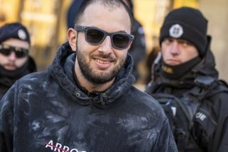 prahain.cz/politika/jeste-uvidite-co-prijde-vzkazal-youtuber-jindrichu-rajchlovi-25462.html