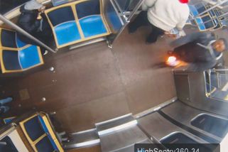 Muž v chicagském metru podpálil mladou ženu. Za svůj život byl už 72krát zatčen - Novinky