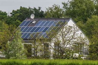ČEZ zaplatí solárníkům za neposílání proudu do sítě. A nebude sám - Seznam Zprávy