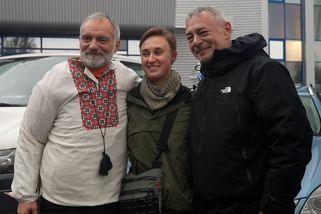 Ivan Trojan ukrajinské zdravotnici Čajce do Kyjeva osobně přivezl sanitku - Novinky