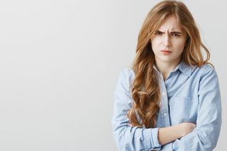 Můj šéf z práce vlastní 5 bytů a já sotva vydělám na nájem. Když jsem mu to naznačila, jen se usmál - Médium.cz