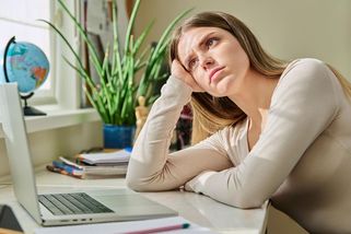 Kulturní referentka Tamara: Bude mi třicet a pořád bydlím u našich ve svém dětském pokoji - Proženy.cz