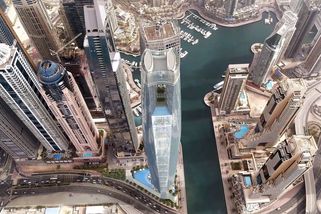 V Dubaji otevřeli nejvyšší hotel světa - Novinky