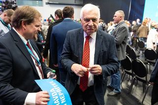 „Menší diplomatický skandál.“ Klausův strom na Slovensku padl - Seznam Zprávy