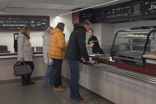 Cena obědových meníček roste. Kolik za ně běžně zaplatíte a kde stojí nejvíce?