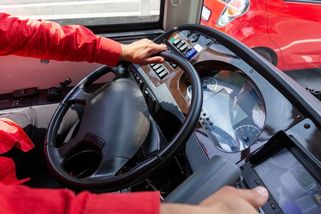 Kanaďan ukradl autobus a vozil cestující, od policistů dostal pochvalu - Novinky