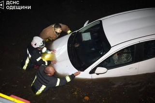 Apokalypsa v Oděse. Město zaplavil déšť, devět lidí zemřelo - Novinky