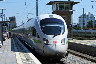 Smrt 15leté Češky na vlaku v Rakousku: Blízký člověk popsal detaily tragédie