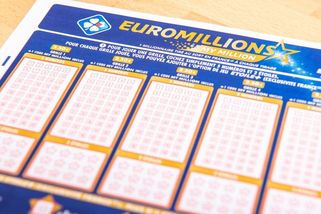 Pět seniorů ve Francii si poprvé společně vsadilo. Vyhráli šest miliard - Novinky