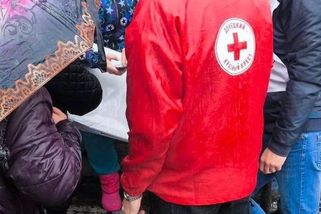 Ruský červený kříž stále více spolupracuje s Kremlem, svět mu dává peníze - Novinky