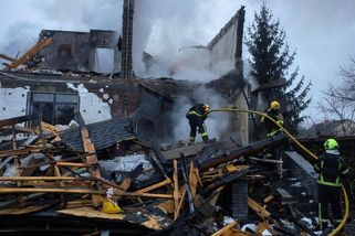 Ukrajina čelila mohutnému ruskému vzdušnému útoku. Bez proudu je půl milionu obyvatel Kyjeva - Novinky