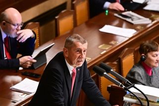 Babišův projev se slzami byl promeškaná příležitost, míní Kučera. Šéfa ANO se zastal Kalousek