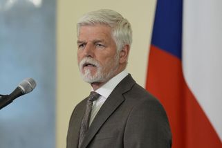 Chybí peníze na opravy silnic a platy pedagogů, varovali Pavla představitelé Asociace krajů - Novinky