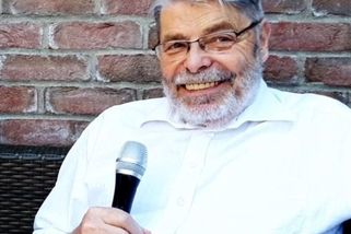 Radim Uzel v čekárně, kterou nikdy neviděl. Hádanka za milion - Médium.cz