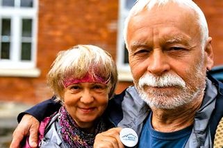 Ve dvou je nám 134 let, a přesto vyrážíme do hor – Stezka Českem z Nýdku do Valašských Klobouků - Médium.cz