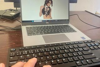 Muže z Klatovska stíhají za přípravu znásilnění 11leté dívky. Psal jí, co s ní chce provádět - Novinky