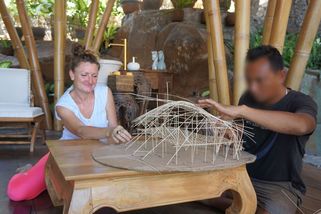 Policie odložila kauzu české podnikatelky z Bali. Lidé jí zaplatili desítky milionů za domy, které nezískali - Novinky