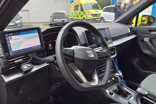 Po nehodě v Plzni ošetřili záchranáři čtyři zraněné, z toho dvě děti - Novinky