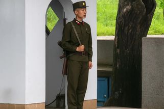 Otto Warmbier: student si zaplatil výlet do KLDR. Za údajnou krádež plakátu vůdce zaplatil životem - Médium.cz