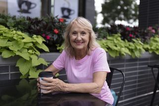 Chyba v oblečení, kterou pořád dokola opakují české seniorky. Vypadají kvůli ní jako důchodkyně i v nižším věku