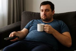 Rozhodli se žít bez práce a na účet systému. Platíme jim to my všichni - Médium.cz