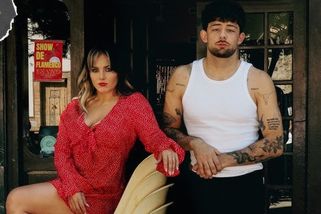 GLOSA: „Kluci se mě vždycky báli.“ Ewa Farna překvapila osobním klipem s Calinem