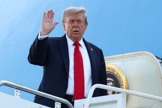 Ukrajina by mohla s pomocí NATO dobýt zpátky celé své území, řekl Trump - Seznam Zprávy