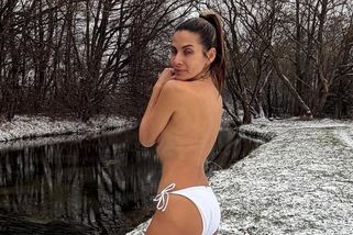 Viktorka u splavu by zbledla závistí: Eva Decastelo se svlékla a hupsla do ledové řeky
