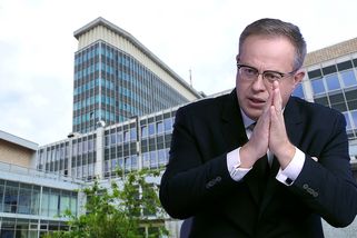 Ostré prohlášení ČT. Moravce obvinila, že lhal do médií