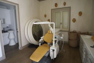 Fotky ukazují, jak to vypadalo v Epsteinově sídle, kde páchal své zločiny - Seznam Zprávy