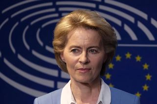 Von der Leyenová chce navýšit počet bruselských úředníků o další tisíce. Kvůli AI - Echo24.cz