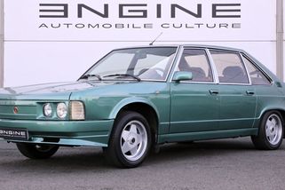 Na prodej se objevila Tatra 613 ve velmi netradiční barvě, navíc ze vzácné série. Má jasnou historii a je jako nová - Garáž.cz