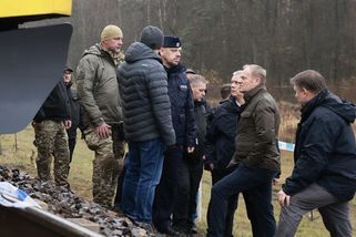 Nejhorší obavy. Trať mezi Varšavou a Lublinem poničil výbuch, premiér Tusk potvrdil sabotáž - Zdopravy.cz